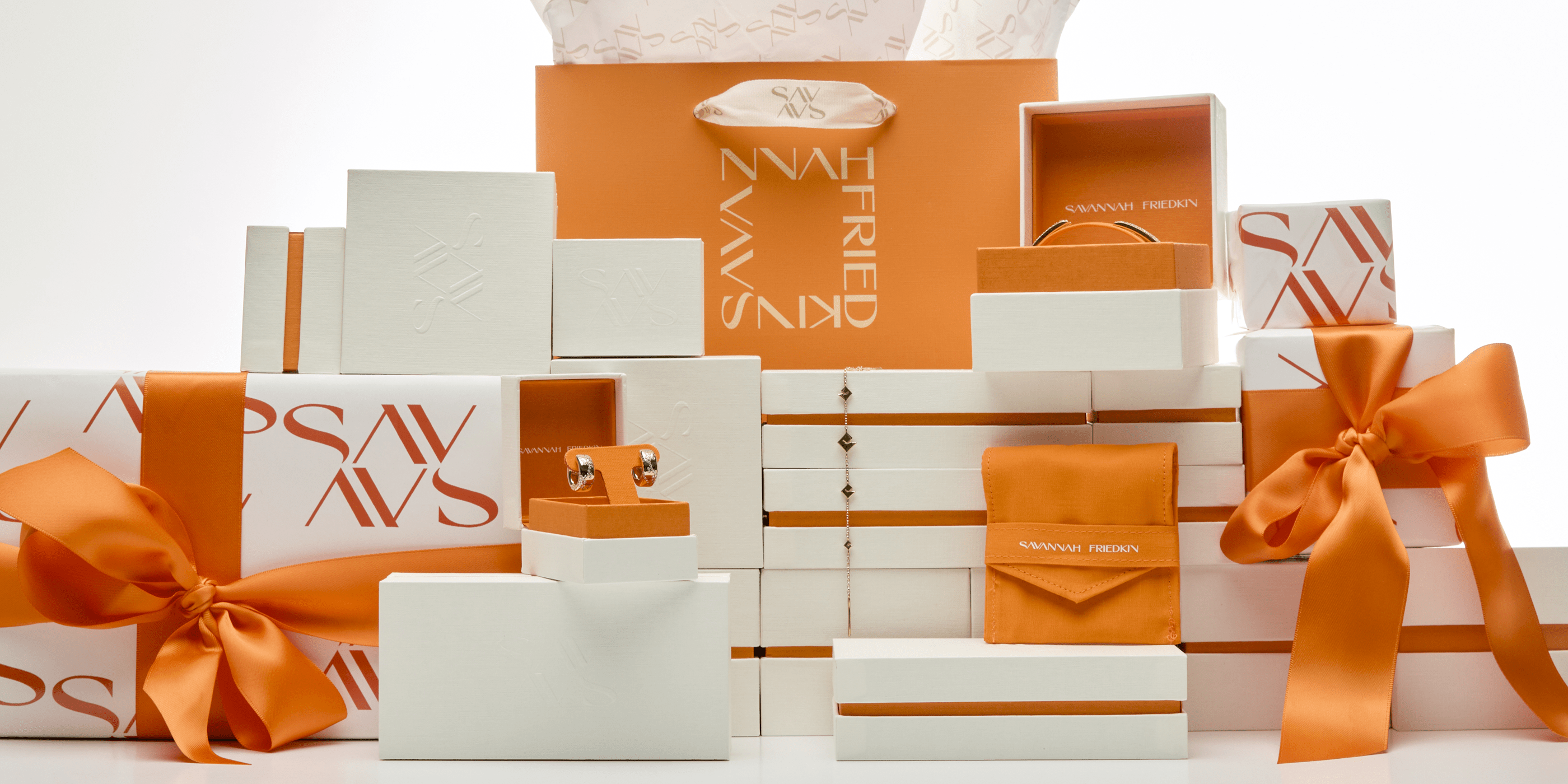 Holiday Gift Guide:
Timeless Jewelry for Every Woman You Love