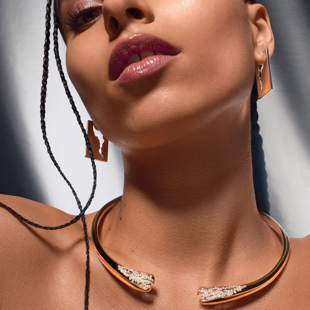 Broken Collar with Pavé Diamonds